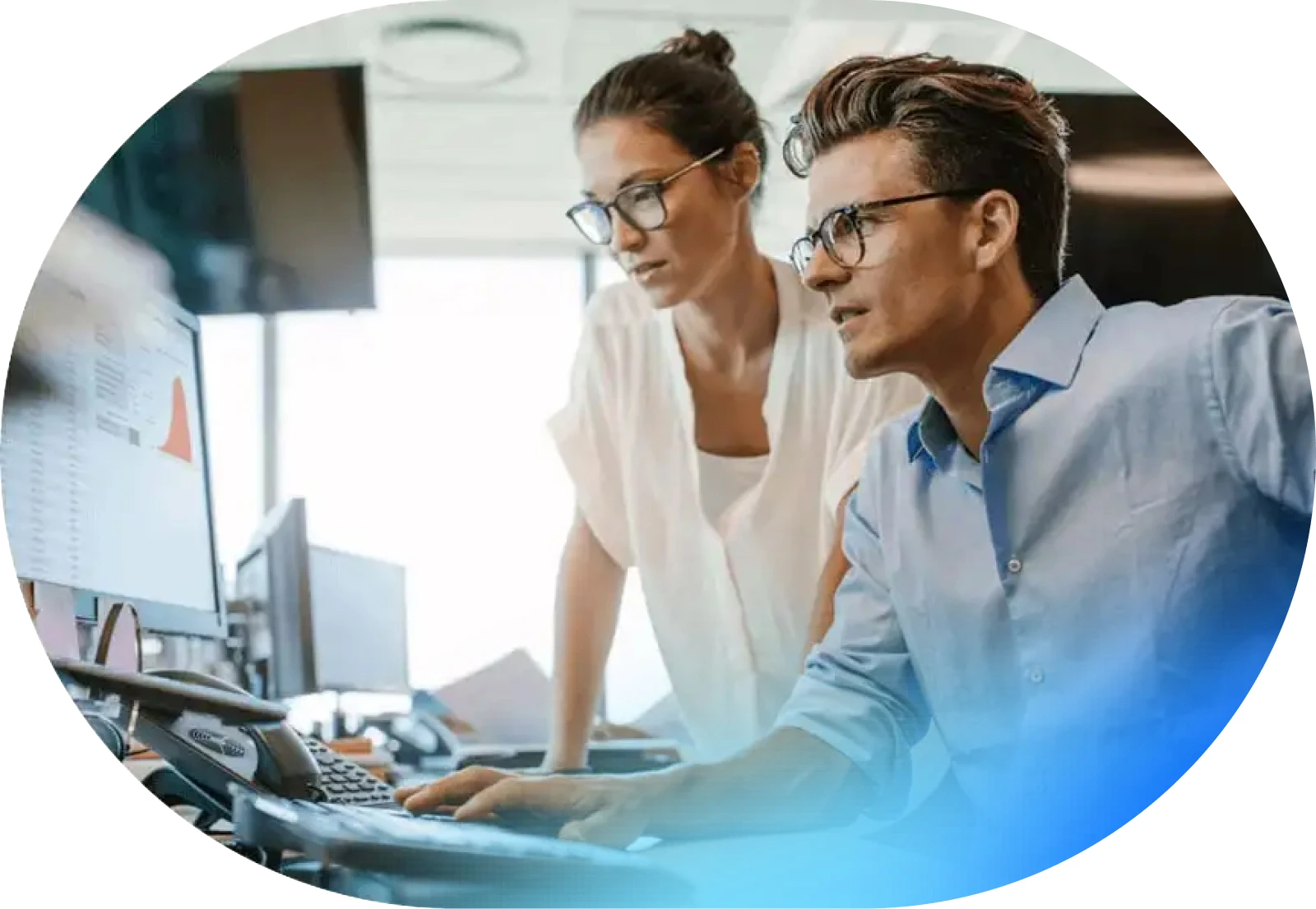 homepage-tabs-reduce-risk-fraud-oval